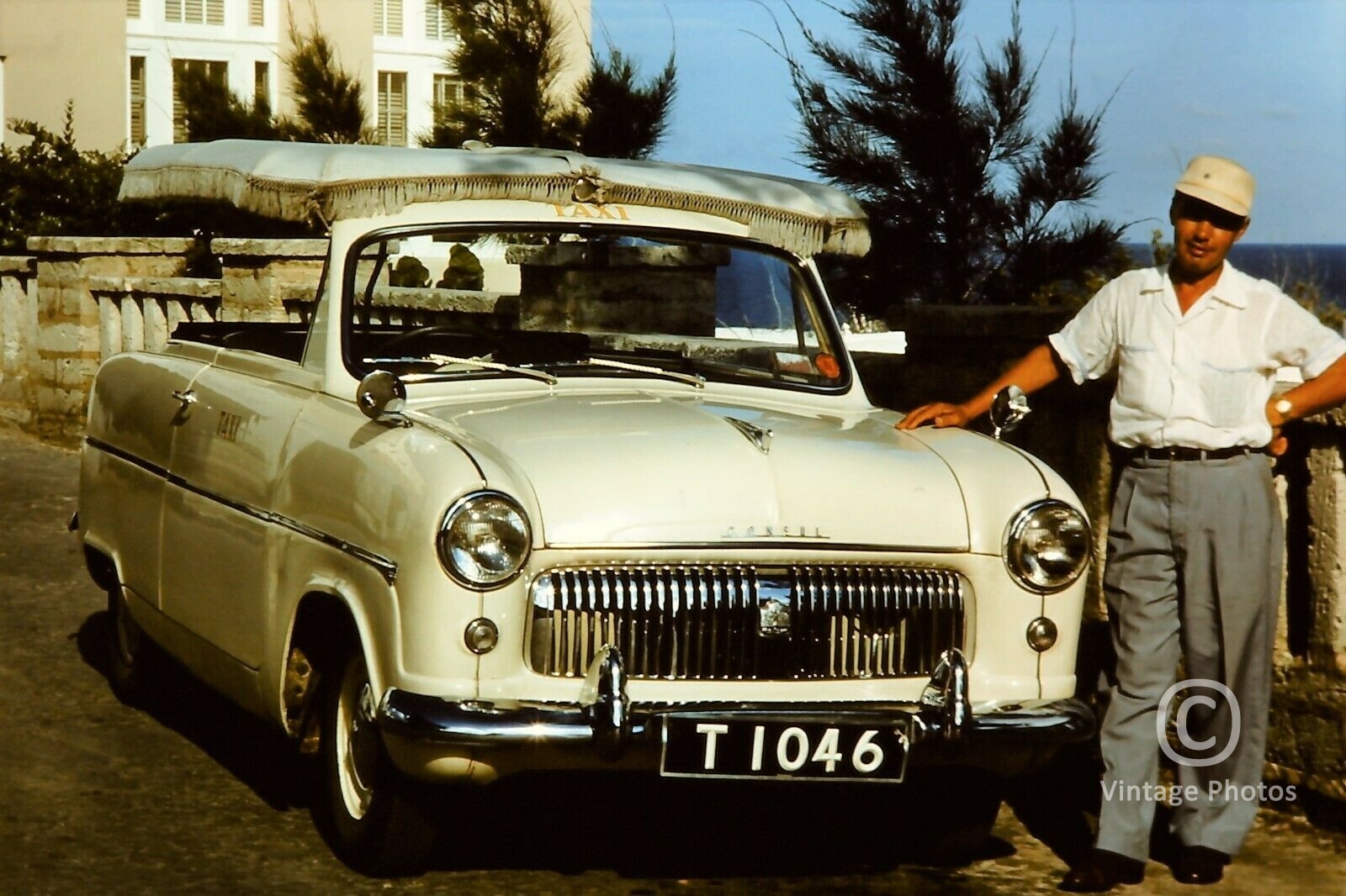 1950s Classic - Ford Consul Cabrio Taxi Cab - Central America