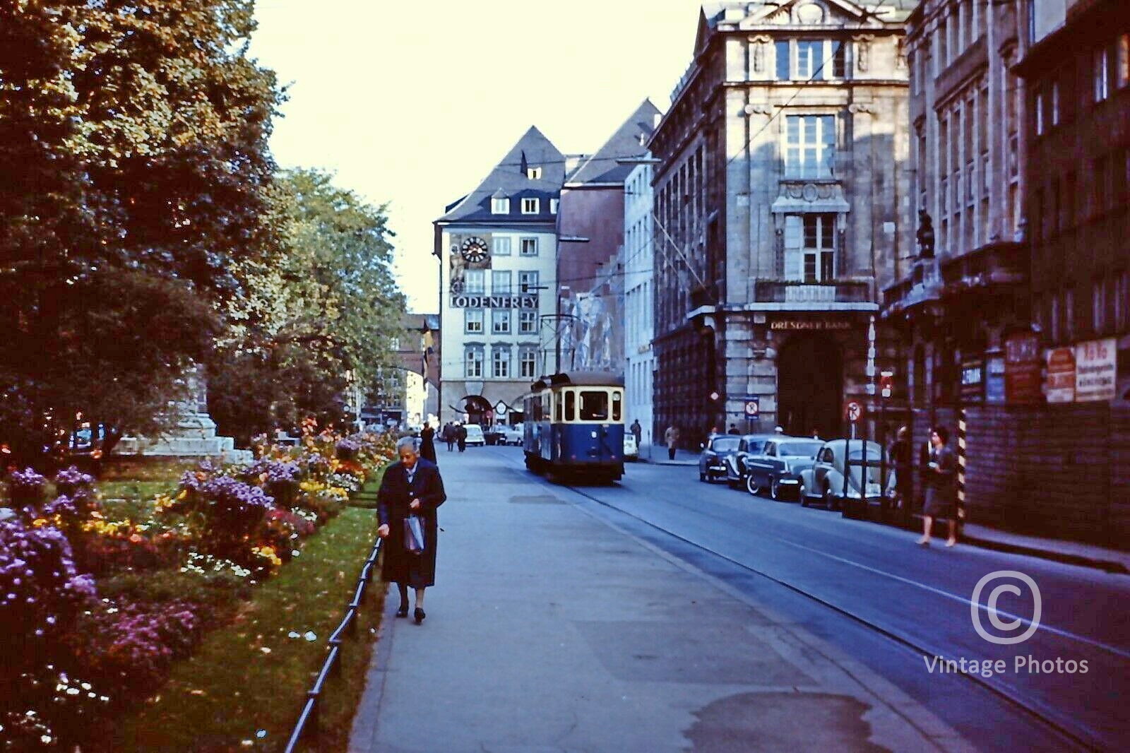 1960 Busy Munich Street Scene, Lodenfrey