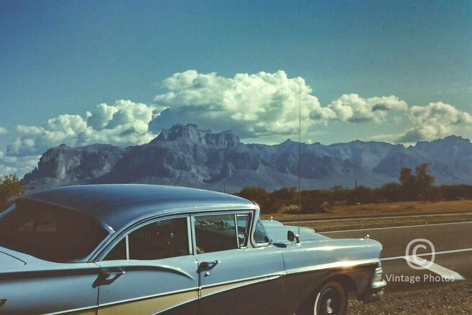 1961 American Classic Car, Mountains